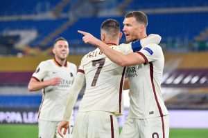 ROMA (ITALPRESS) - La Roma lotta, soffre e la spunta nel doppio confronto con l'Ajax. I giallorossi...