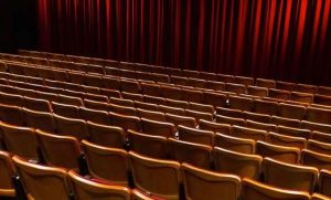 ROMA (ITALPRESS) - Dal 26 aprile riaprono teatri, cinema e sale da concerto all'aperto e al chiuso...