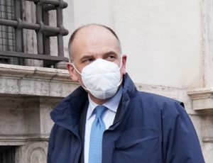 ROMA (ITALPRESS) - Un nuovo partito che dialoghi con la base, crei alleanze per un nuovo...