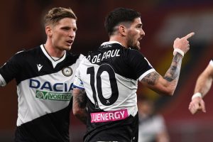 CROTONE (ITALPRESS) - L'Udinese espugna lo Scida, torna al successo dopo quattro partite e mette...