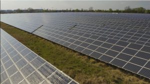ROMA (ITALPRESS) - Due parchi agro-fotovoltaici in Sicilia che forniranno energia verde ad Amazon...