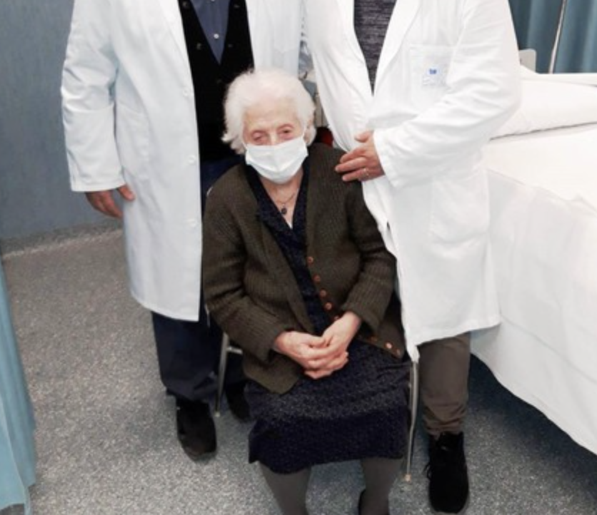 Nonna Maria a 106 anni si vaccina all’Ospedale di Petralia Sottana