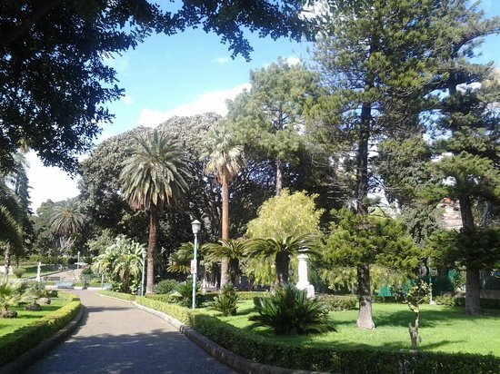 Ingresso ville: libero per disabili, con prenotazione per under 14 accompagnati