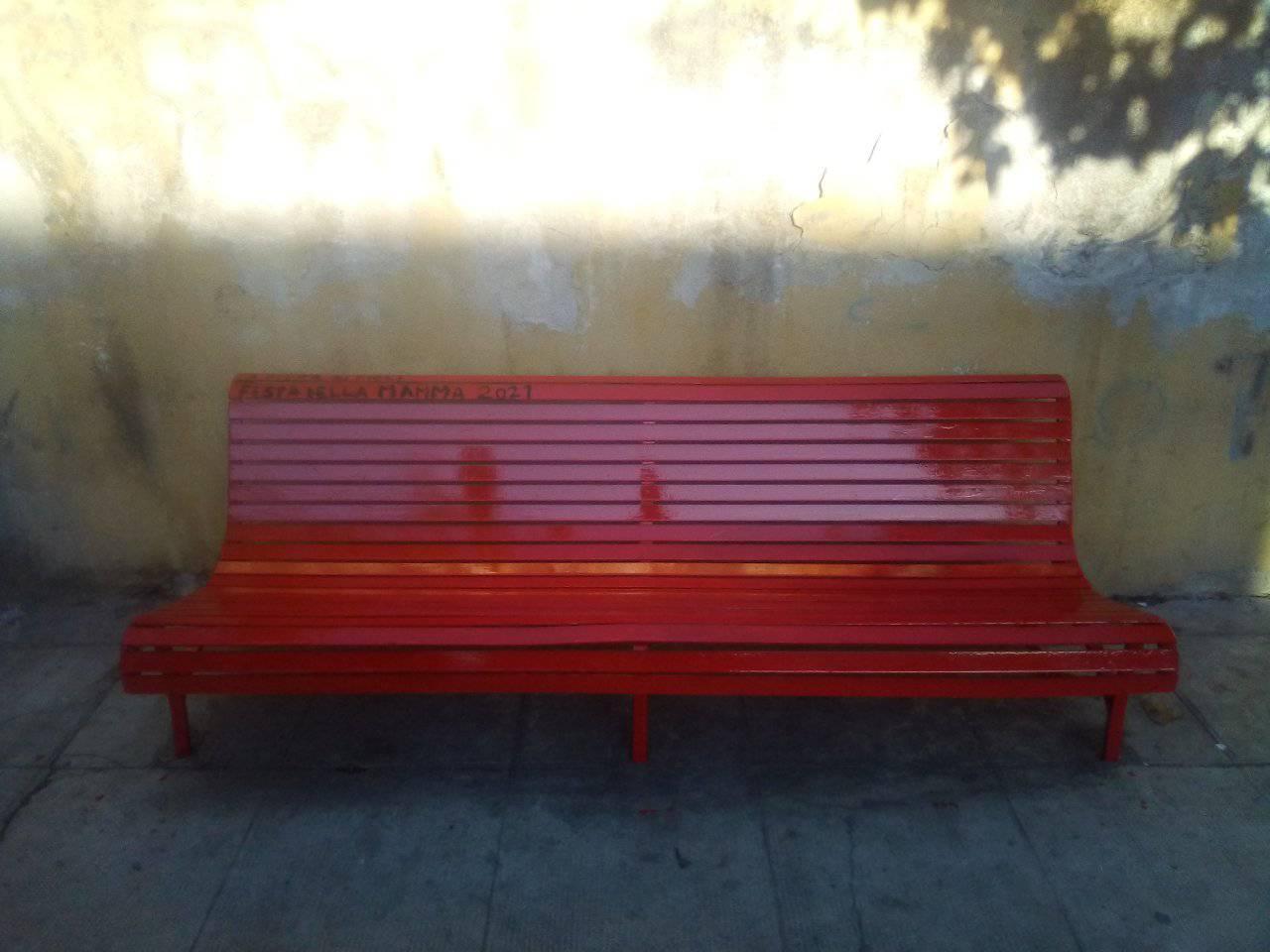 Festa della mamma , nel quartiere di Cruillas una panchina rossa per Piera Napoli