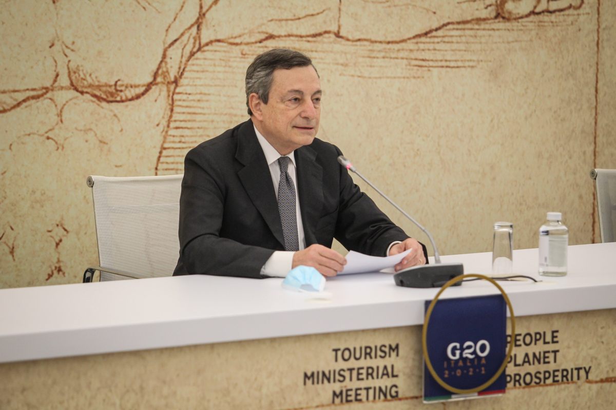 Turismo, Draghi: “Da metà giugno operativo il Green Pass europeo”