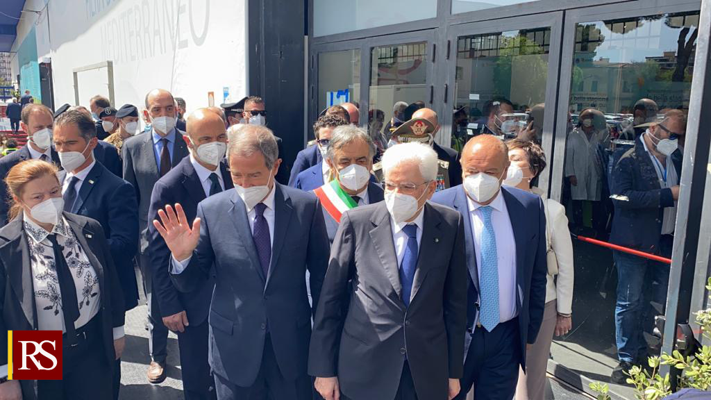 Vaccini, Mattarella in visita all’Hub della Fiera di Palermo