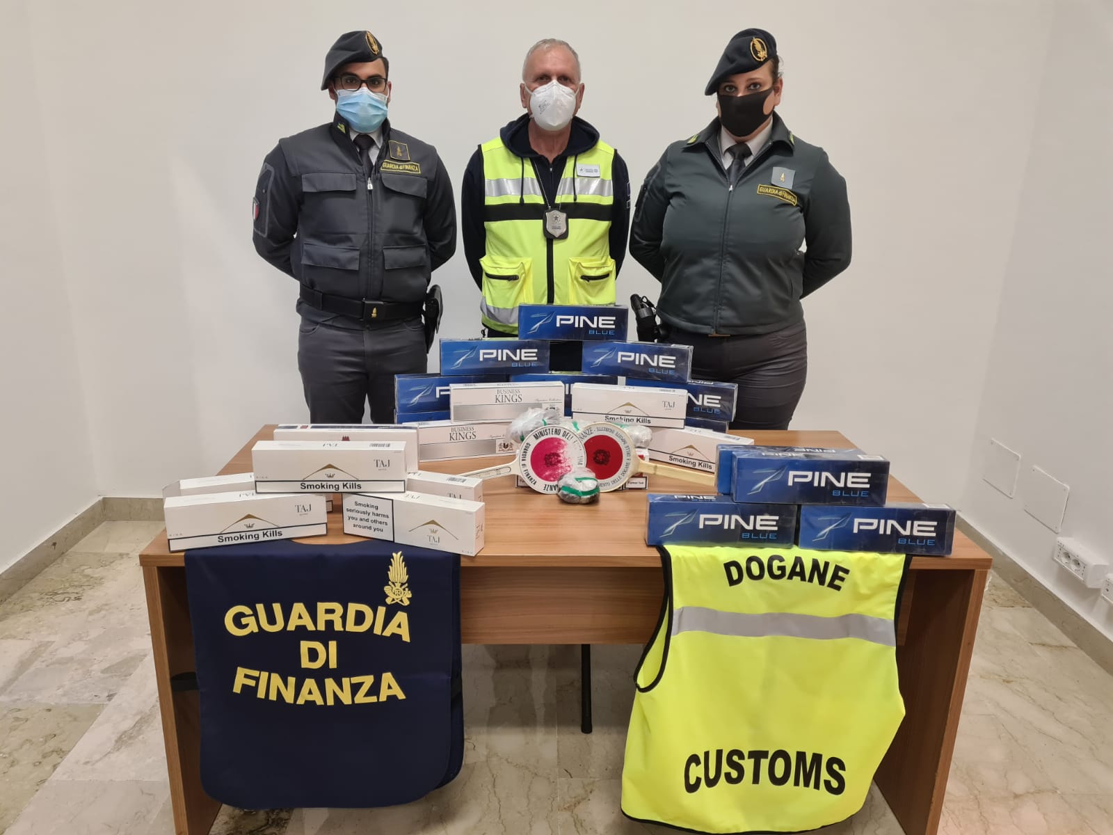 Sequestrati oltre 6,5 Kg di sigarette di contrabbando al porto