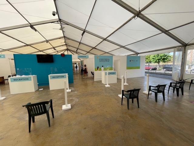 Vaccini, inaugurato il Palatenda a Brolo: è il settimo hub in provincia di Messina