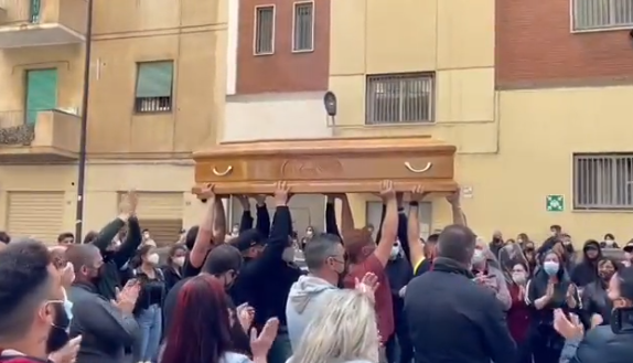 L’addio a Chiara, una delle ragazze morte nell’incidente a Palermo