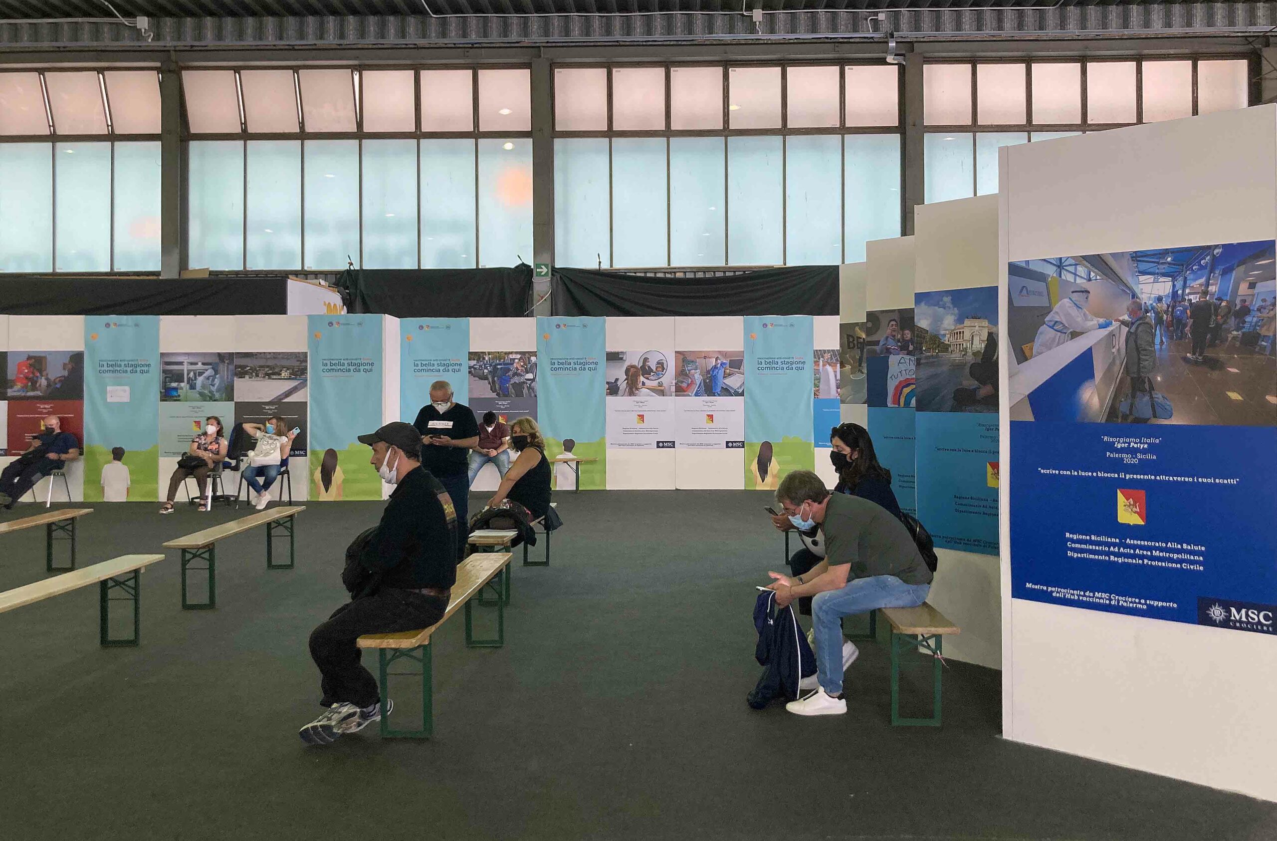 Campagna vaccini in Sicilia, si corre per immunizzare tutti entro l’estate