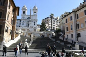 ROMA (ITALPRESS) - Il turismo riparte dall'estate. Dopo un anno di stop, la stagione estiva 2021...