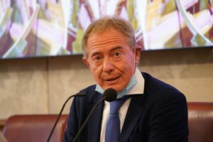 ROMA (ITALPRESS) - Con 7 voti a favore e una scheda bianca, Adolfo Urso, senatore di Fratelli...