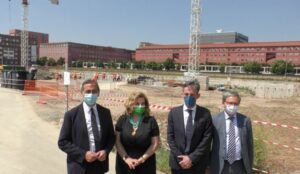 MILANO (ITALPRESS) - Un bosco urbano di due ettari per una didattica innovativa e ricerca...