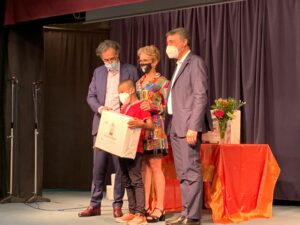 MILANO (ITAPRESS) - Parte dalla periferia di Milano la lotta alla povertà digitale grazie al premio...