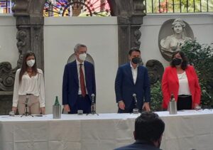 NAPOLI (ITALPRESS) - Per le elezioni amministrative "è normale continuare il dialogo con il Pd...