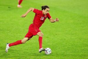 ROMA (ITALPRESS) - Storico passaggio del turno per la Danimarca che stende 4-1 la Russia (alla fine...