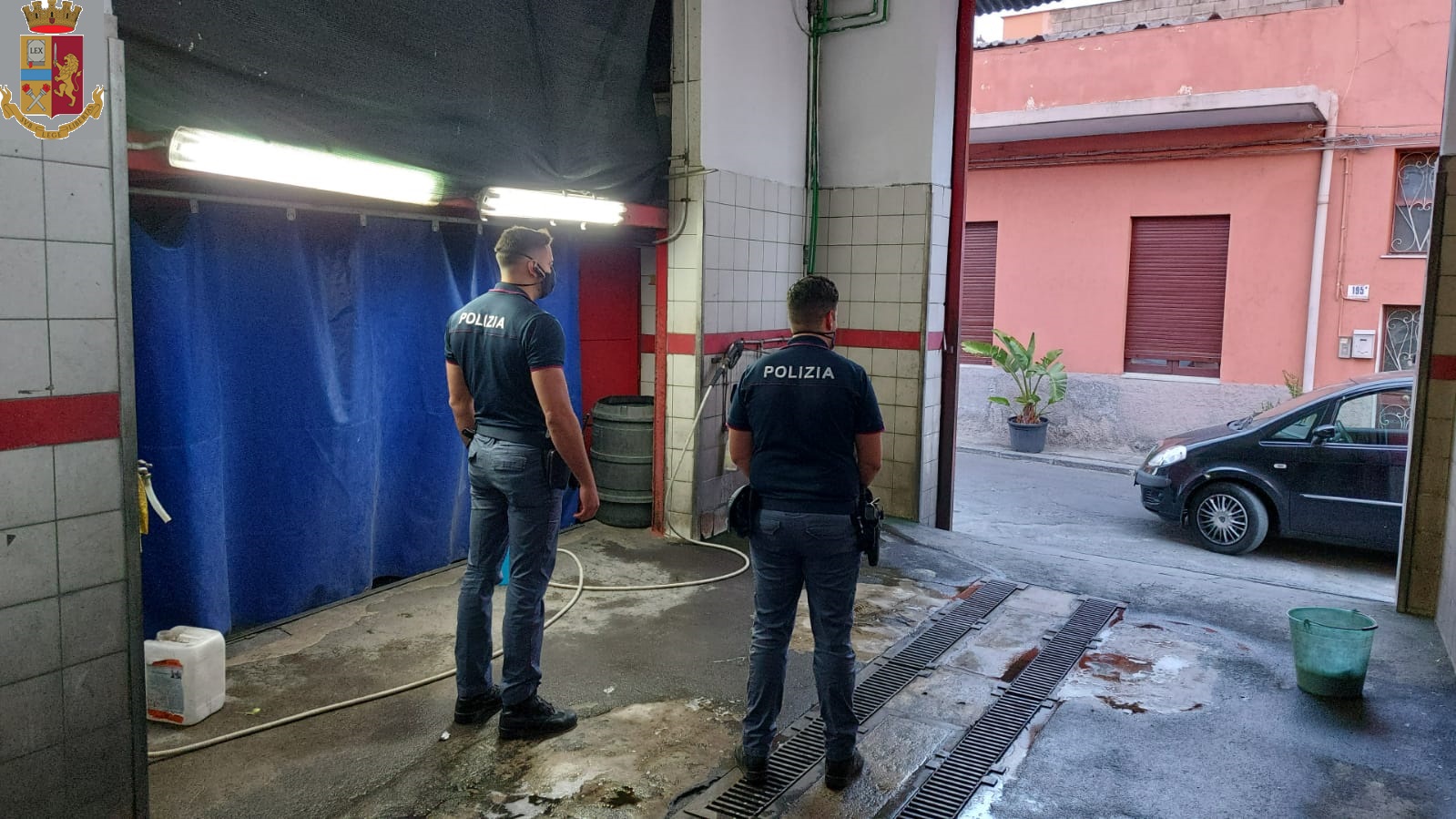 Sfruttamento di lavoro minorile e di extracomunitari in autolavaggio a Catania