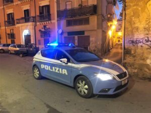 La Polizia di stato ha indagato in stato di libertà due giovani, rispettivamente di 20 e 21 anni...