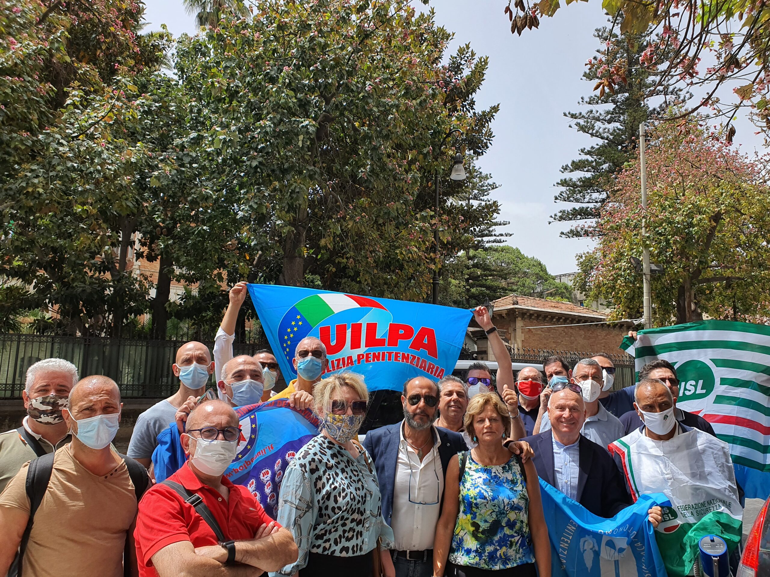 Protesta della polizia penitenziaria in Sicilia, sit-in davanti le prefetture
