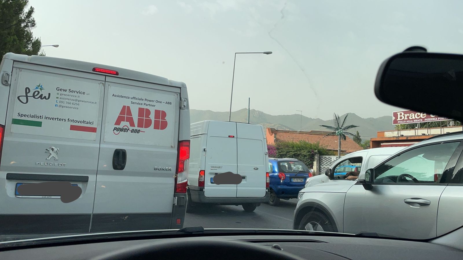 Mattinata da incubo sulle strade di Palermo, auto in coda per ore