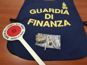 I Finanzieri del Comando Provinciale di Palermo hanno sequestrato circa 50 grammi di hashish...