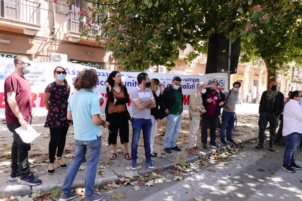 Sit-in dei giornalisti davanti la Prefettura di Palermo per chiedere tutele