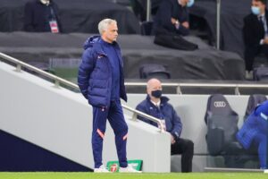 ROMA (ITALPRESS) - E' atterrato a Ciampino Josè Mourinho, nuovo allenatore della Roma. Sbarcato...