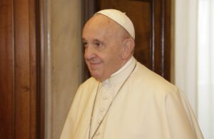 ROMA (ITALPRESS) - "La giornata di Papa Francesco è stata tranquilla, con il decorso clinico atteso...