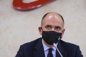 BOLOGNA (ITALPRESS) - "È una vicenda inaccettabile. L'intero sistema Paese, governo, Confindustria...