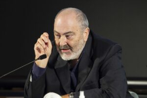 ROMA (ITALPRESS) - "Se guardiamo al futuro vedo tre esigenze da combinare. Primo: aiutare Mario...