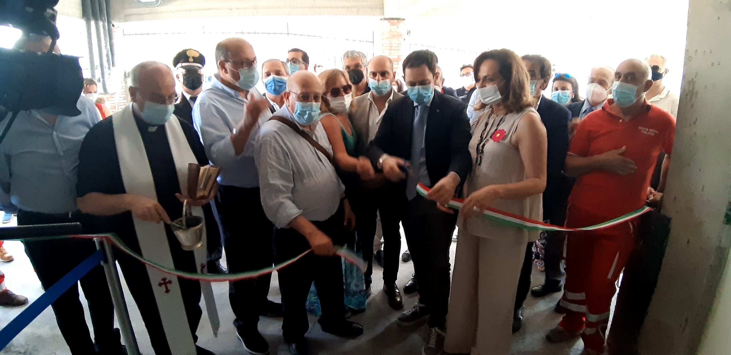 Inaugurato a Bronte un punto vaccinale alla presenza di Razza