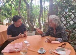 ROMA (ITALPRESS) - "E ora pensiamo al 2050!". Così su Facebook Beppe Grillo, pubblicando una foto...