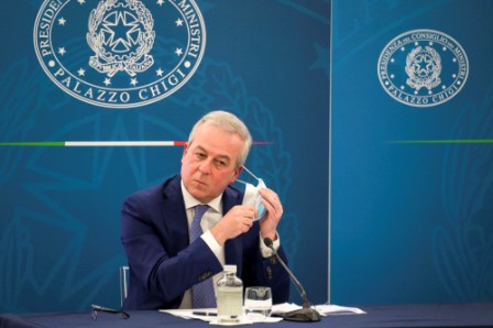 Locatelli: “Sì al green pass nei ristoranti al chiuso”