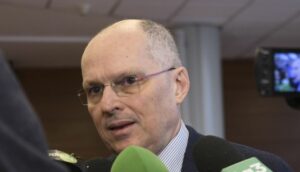 PAVIA (ITALPRESS) - L'ICS Maugeri di Pavia ha ospitato Rino Rappuoli, definito dall'amministratore...