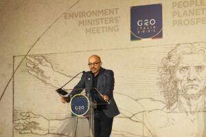 NAPOLI (ITALPRESS) - Finanza sostenibile, biodiversità, uso efficiente delle risorse, tutela del...