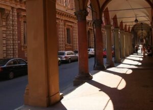 BOLOGNA (ITALPRESS) - I portici di Bologna diventano patrimonio dell'umanità Unesco. A dare la...