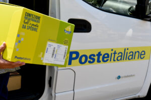 Da oggi con Poste Delivery Express è possibile andare in vacanza liberi dal peso dei bagagli...