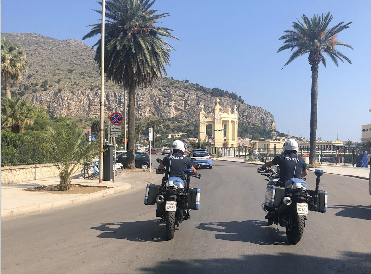 Ruba una minicar a Palermo, tradito dal GPS: arrestato 21enne