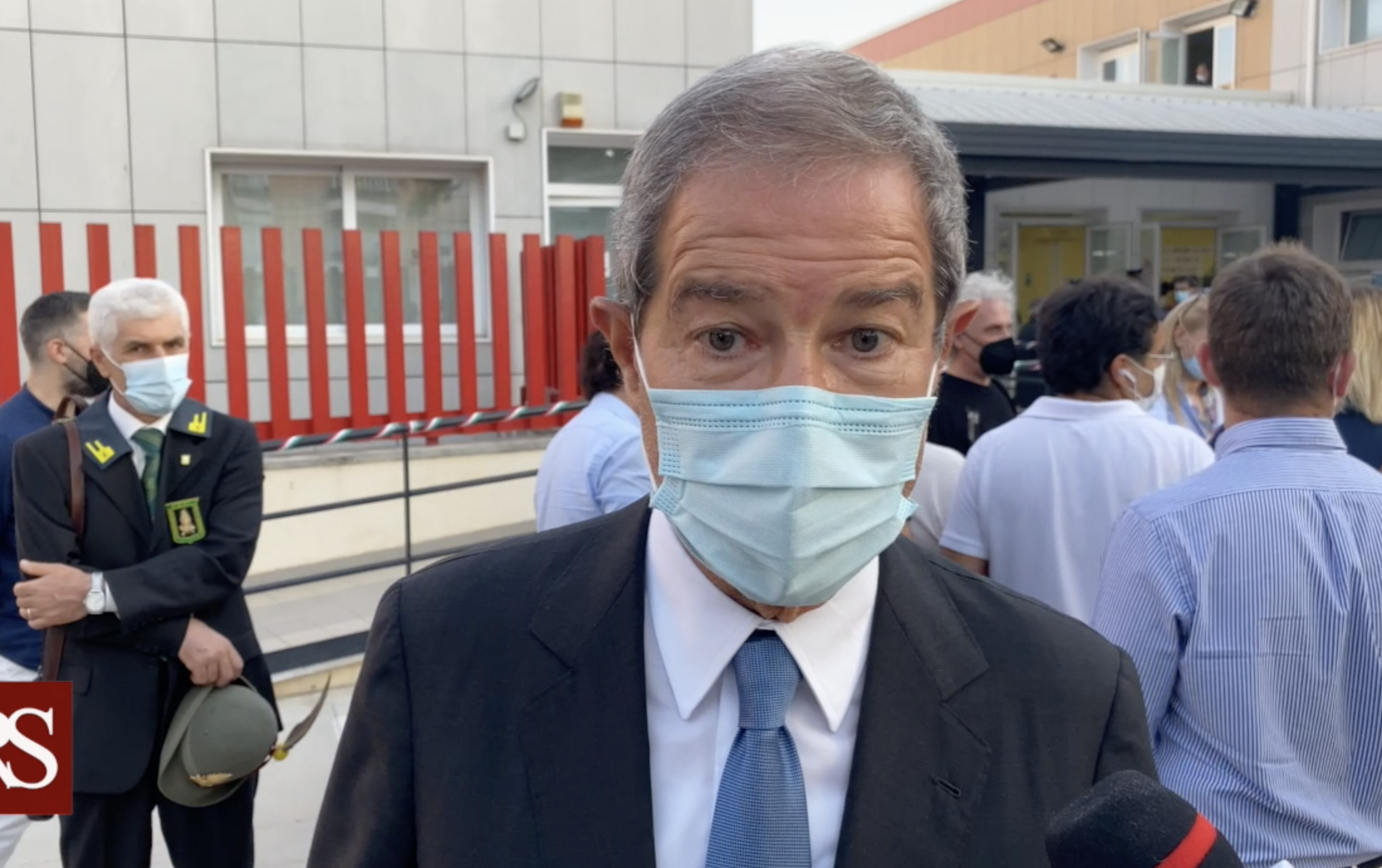 Incendi e cenere, Musumeci chiede un vertice della Unità di crisi nazionale