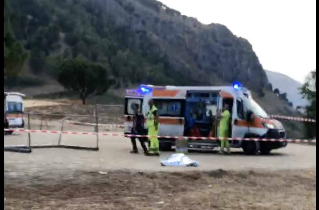 Gli cade la porta di calcio in testa, muore sul colpo un 12enne di Carini