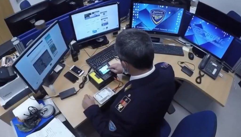 Green pass falsi, 4 indagati. Sequestrati 32 canali Telegram