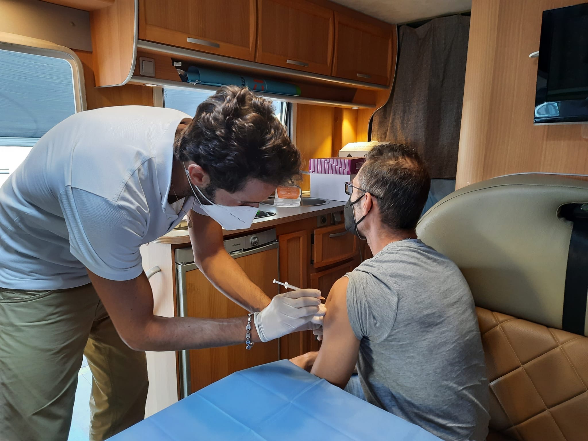 Vaccinazione di prossimità, punto mobile oggi ad Acireale. Il 24 e il 25 alle “Porte di Catania”