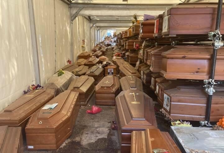 Bare insepolte, Orlando indagato: la dichiarazione del sindaco