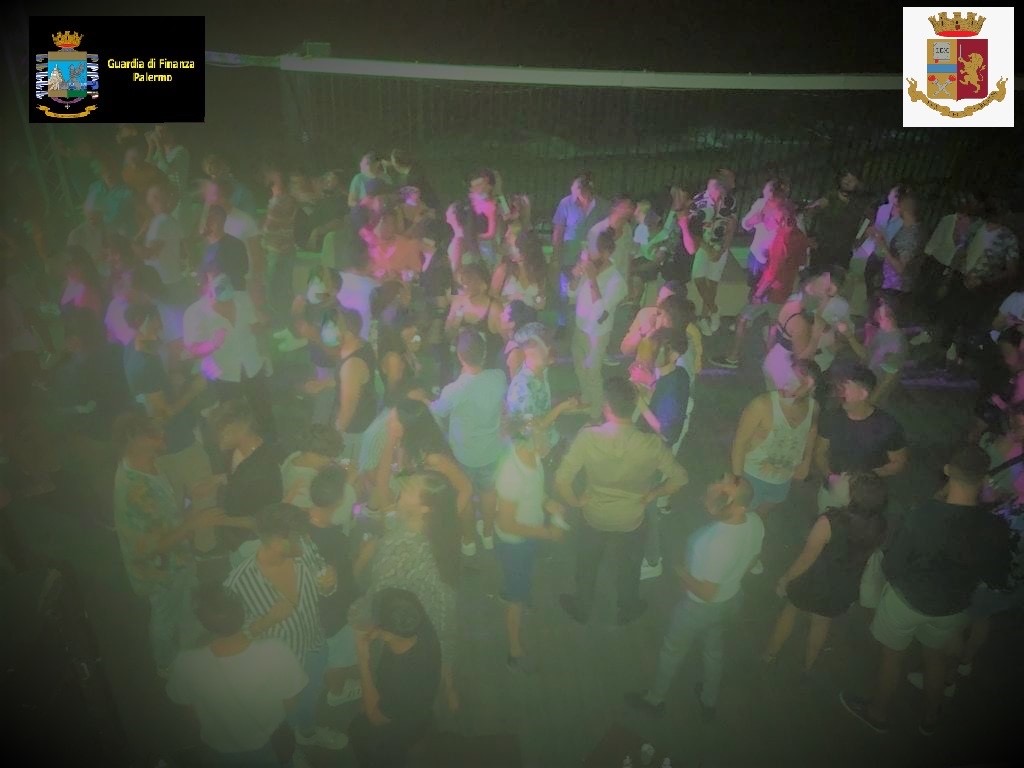 Chiuso Casa Cuba a Palermo, ballavano in 300 contro ogni regola