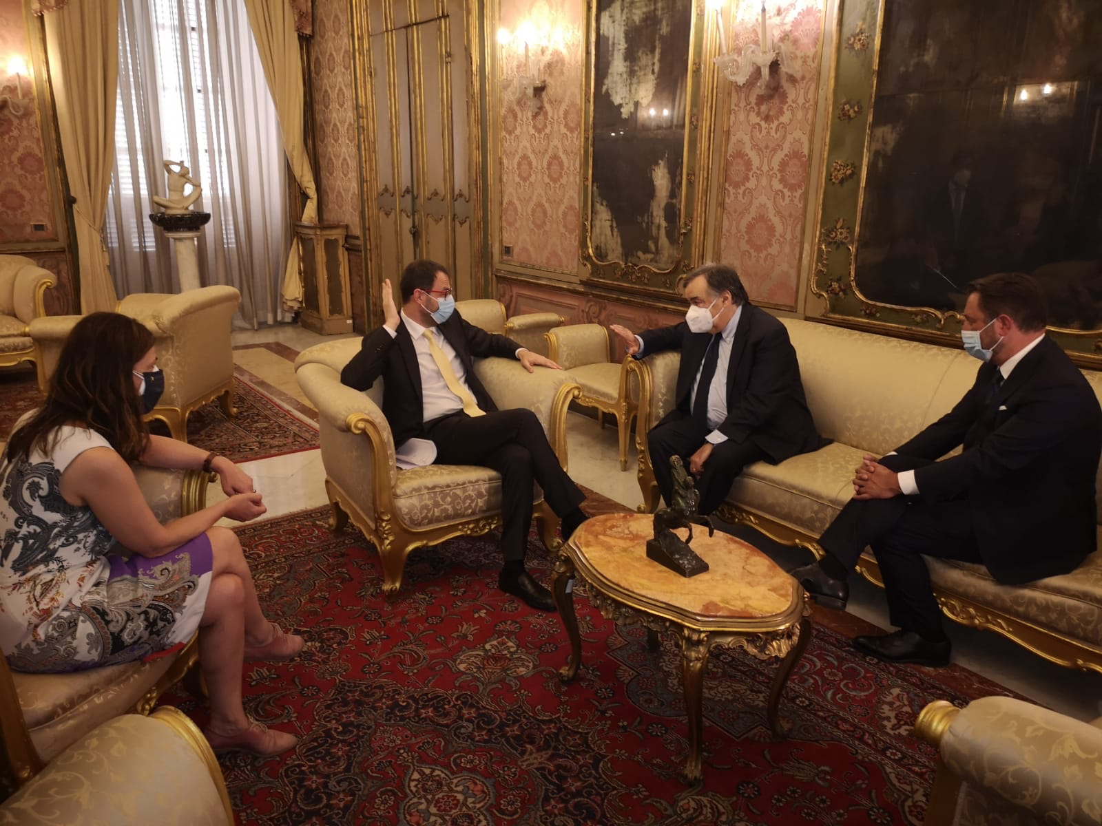 Incendi in Sicilia, il ministro Patuanelli ha incontrato Orlando