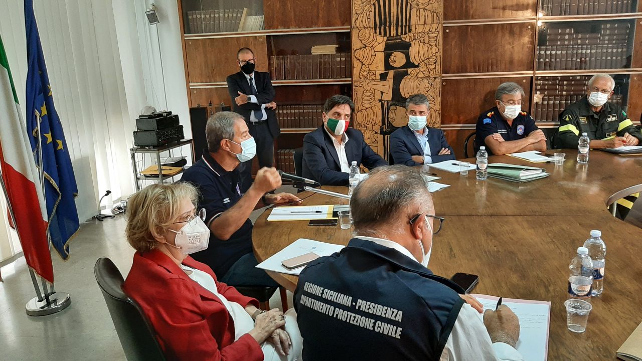 Incendi, in Regione un vertice per il coordinamento interforze antincendio