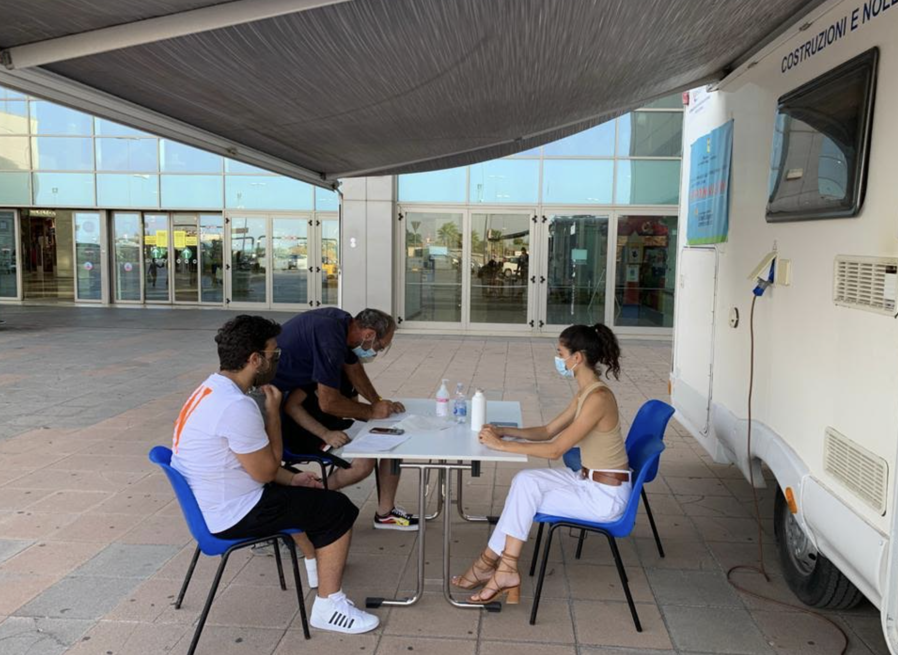 Vaccini, 120 somministrazioni al centro commerciale