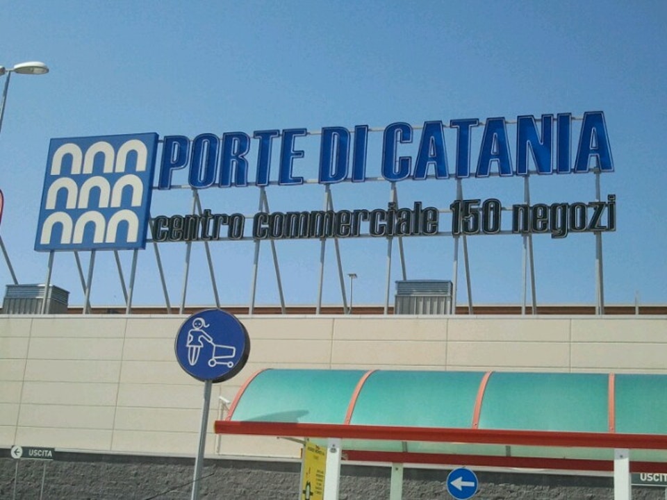 Vaccinazioni al centro commerciale “Porte di Catania”
