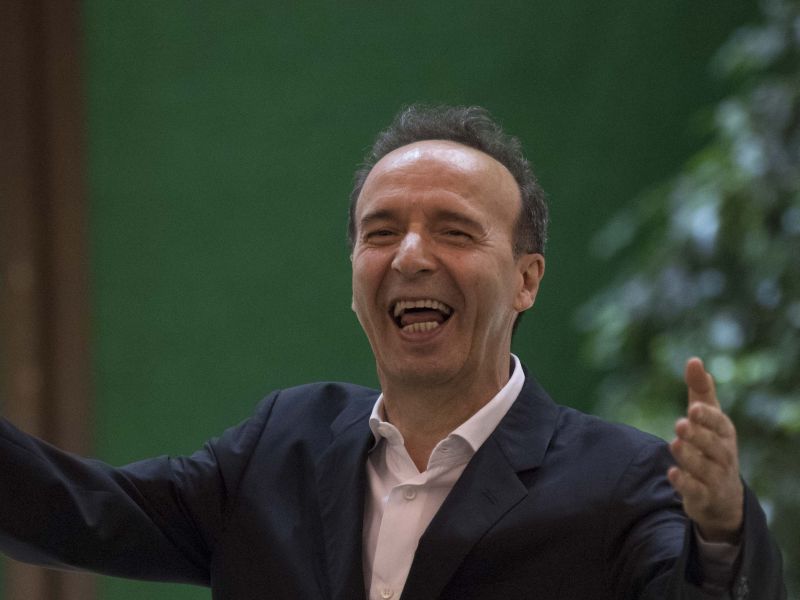 Leone d’oro carriera a Benigni “Mattarella rimanga presidente”