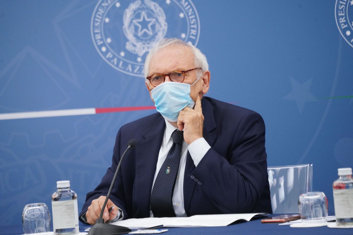 Bianchi “Senza mascherina a scuola se tutti vaccinati è un obiettivo”